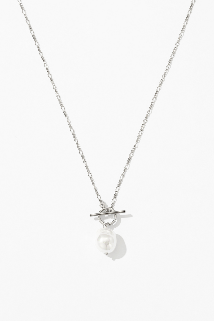 Elegant Golden Pearl Necklace
