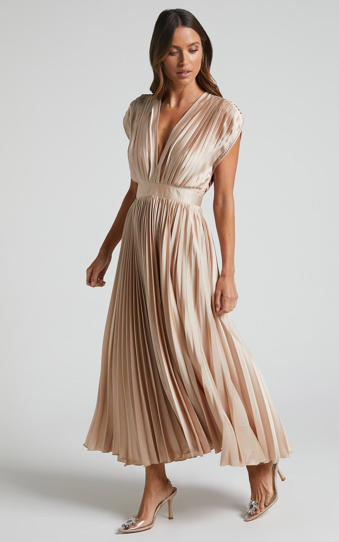 MADISYN - FLOWY V-NECK PLEATED SKIRT DRESS
